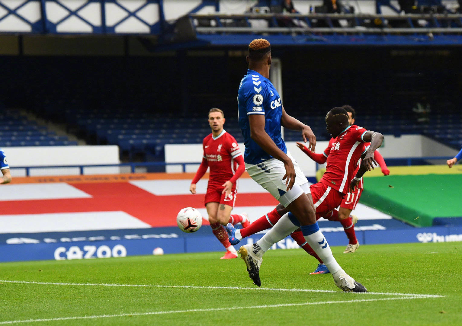 体图：小舒梅切尔一度接近加盟拜仁，但最终门兴放行索默.