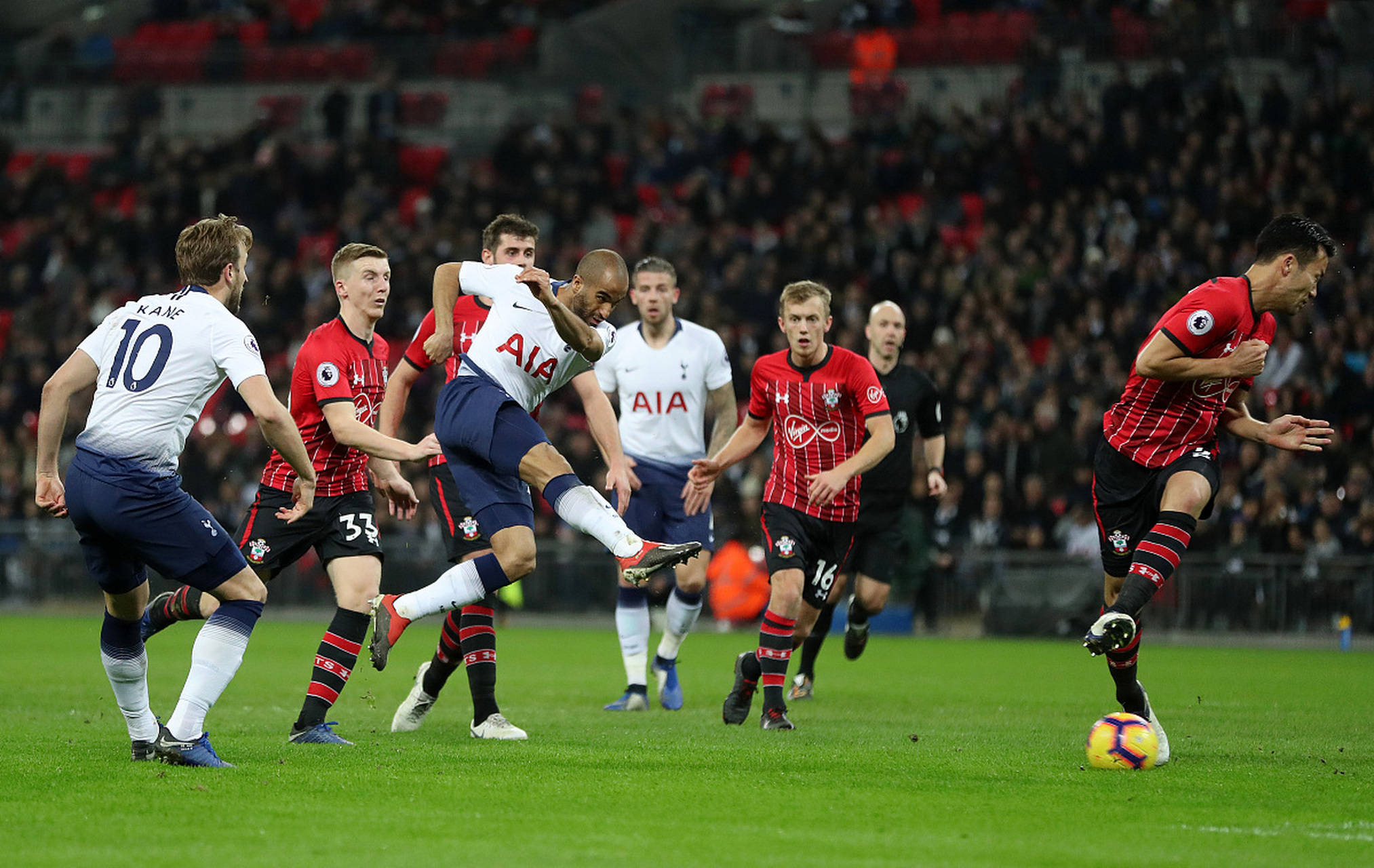 维尼修斯接 维尼修斯接