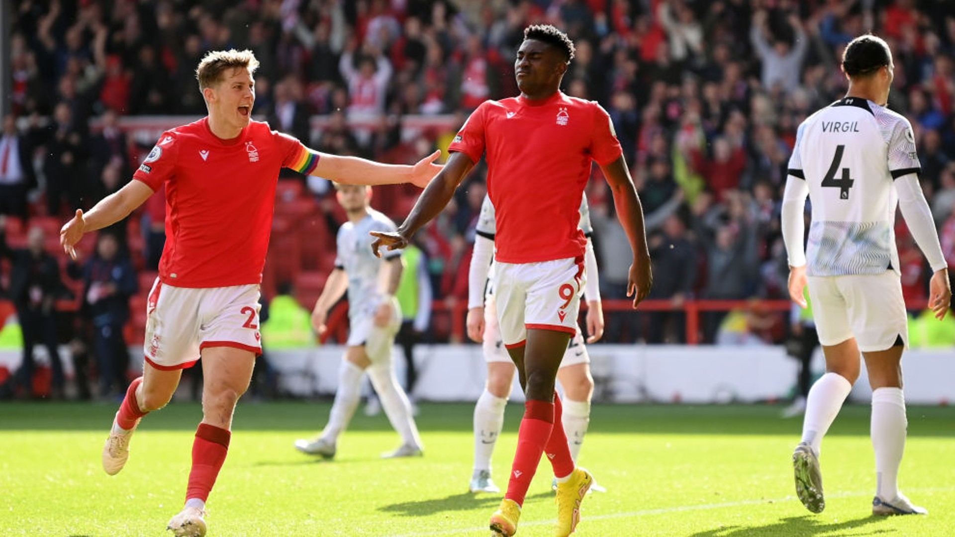 太痛了！37岁男子同房时，“啪”一声“丁丁”骨折，医生说出真相.